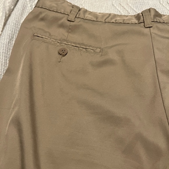 #804. Elderado Chino Golf Shorts. Beige Size 38”. - Picture 4 of 6